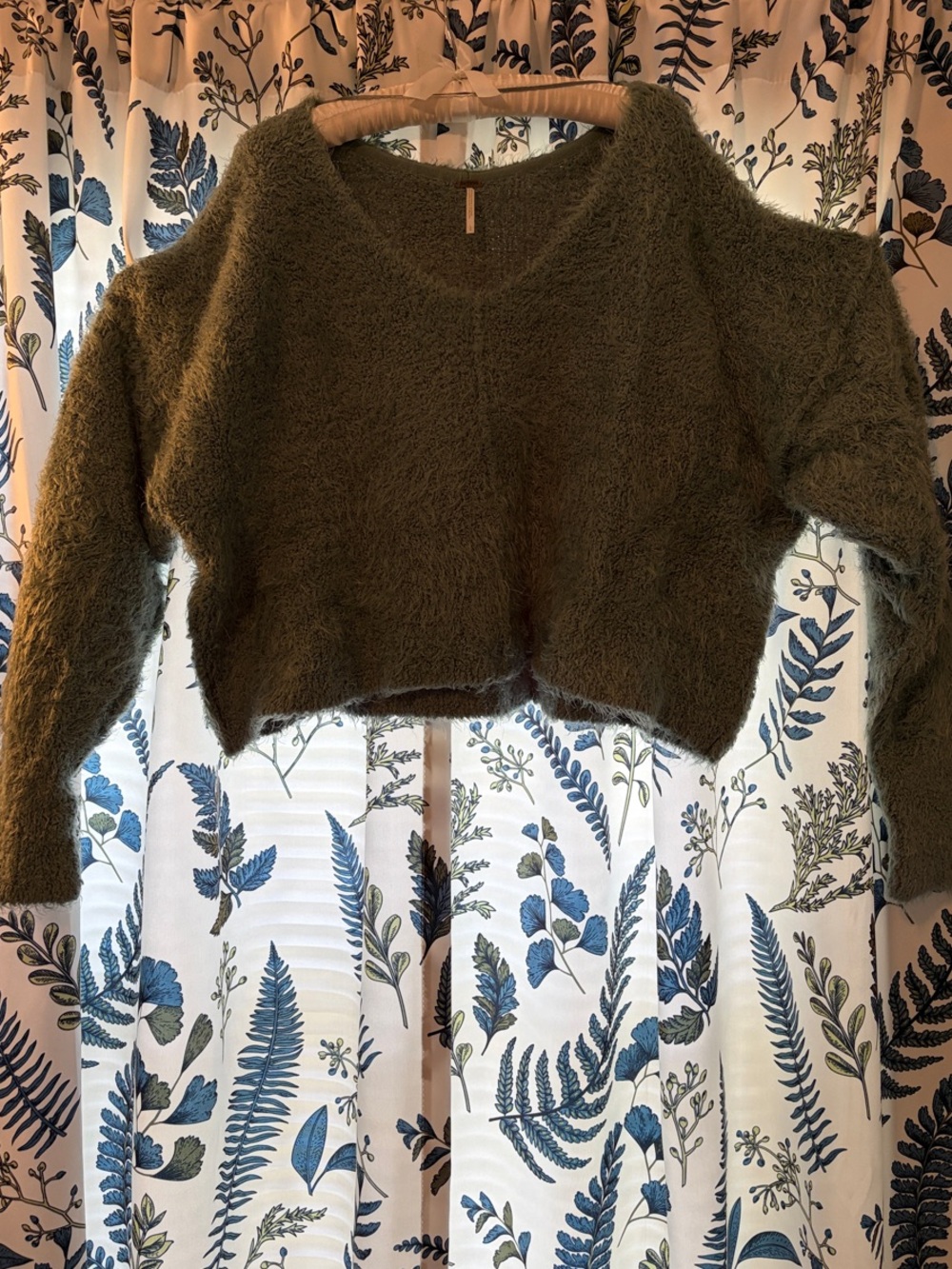 Cozy Croppped Women's Fuzzy V-Neck Sweater